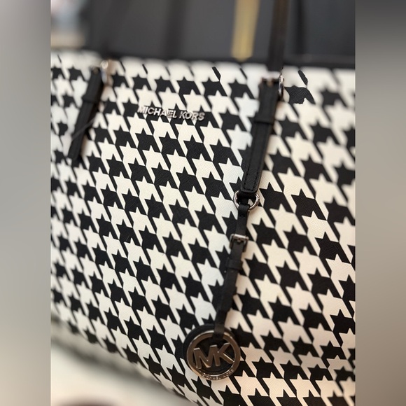 Michael Kors Houndstooth Jet set tote w/ dusty - Picture 5 of 17